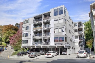 Bayview Heights in Seattle, WA - Building Photo - Building Photo