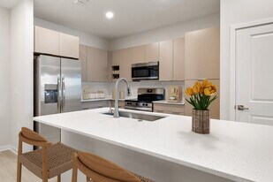 Aventon Grove in Davenport, FL - Building Photo