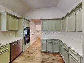 1313 Red Maple Dr in Carrollton, TX - Building Photo - Building Photo