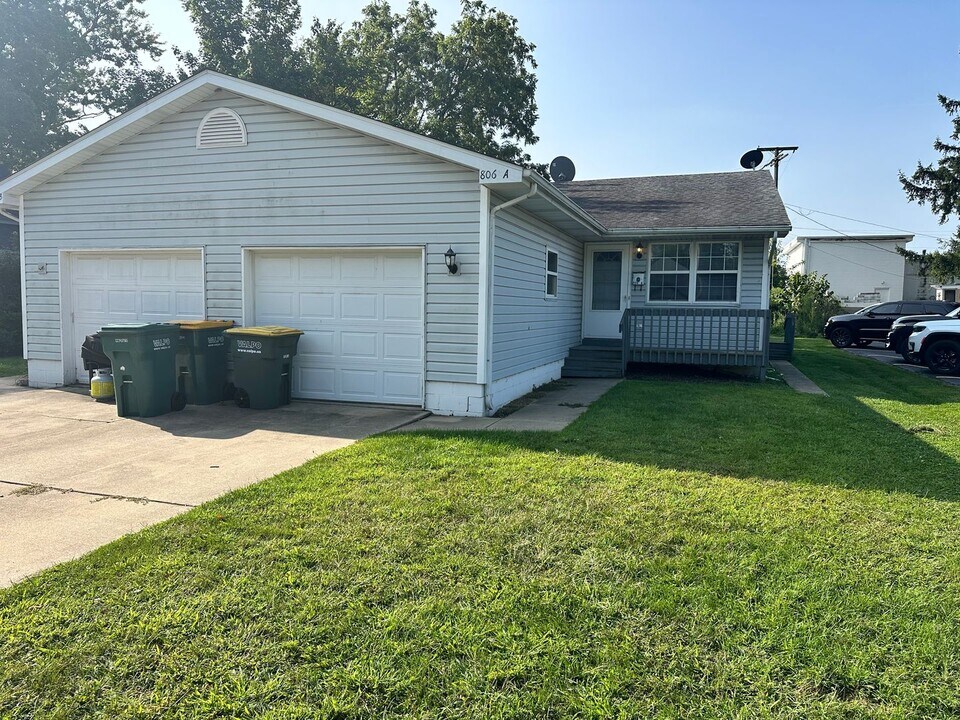 806A E Jefferson St in Valparaiso, IN - Building Photo