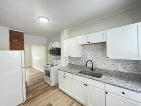 69 6th St in Dover, NH - Building Photo