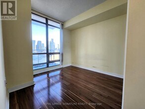 5 Mariner Terrace in Toronto, ON - Building Photo - Building Photo