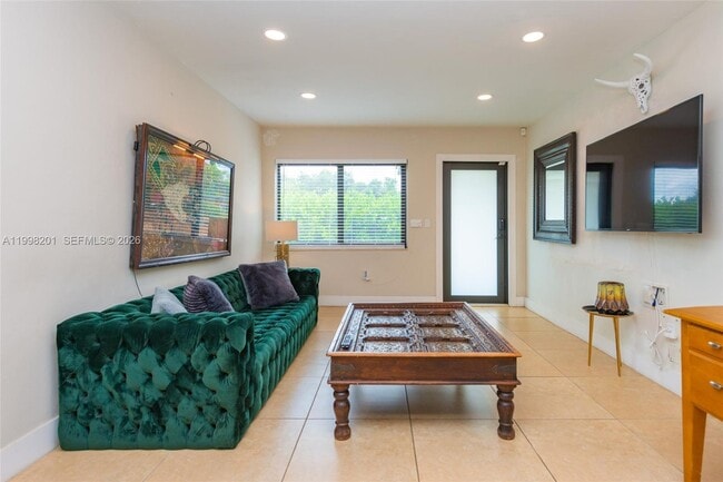 2925 NW 11th Ave in Miami, FL - Building Photo - Building Photo