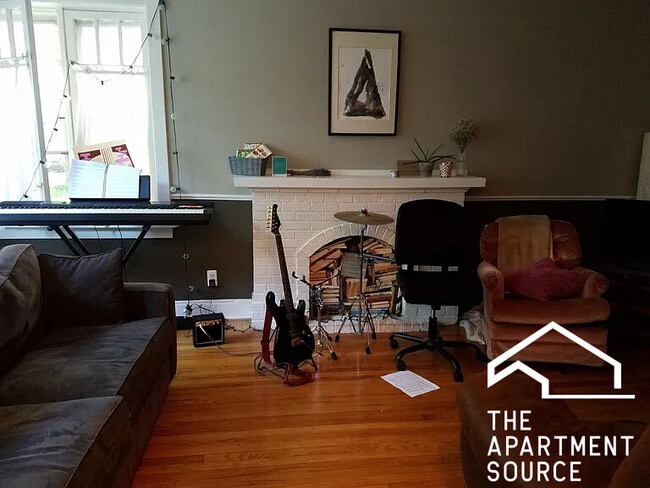 2427 W Warner Ave in Chicago, IL - Building Photo - Building Photo