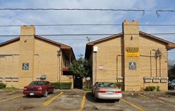 Pioneer Apartments in Houston, TX - Building Photo - Building Photo