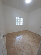 2801 Riverside Dr in Coral Springs, FL - Building Photo - Building Photo