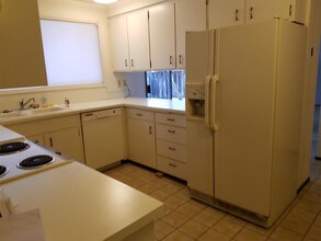 1380 Flintridge Ave-Unit -1 in Eugene, OR - Building Photo - Building Photo
