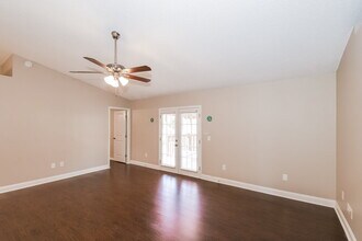 1608 Twin Oak Dr W in Middleburg, FL - Building Photo - Building Photo