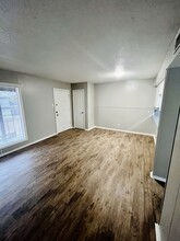 Spanish Oaks Apartments in Sinton, TX - Building Photo - Building Photo
