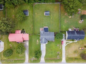 295 Riggs Rd in Hubert, NC - Building Photo - Building Photo