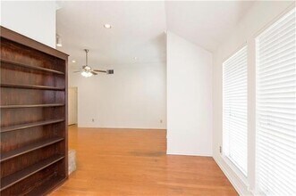 401 Lexington Ln in Euless, TX - Building Photo - Building Photo