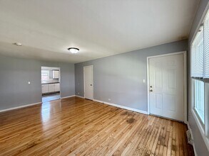 122 N Menard Ave in Chicago, IL - Building Photo - Building Photo