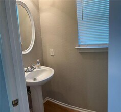 18213 Gallant St in Manor, TX - Foto de edificio - Building Photo