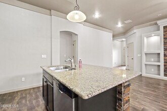 2113 William Woolverton in El Paso, TX - Foto de edificio - Building Photo