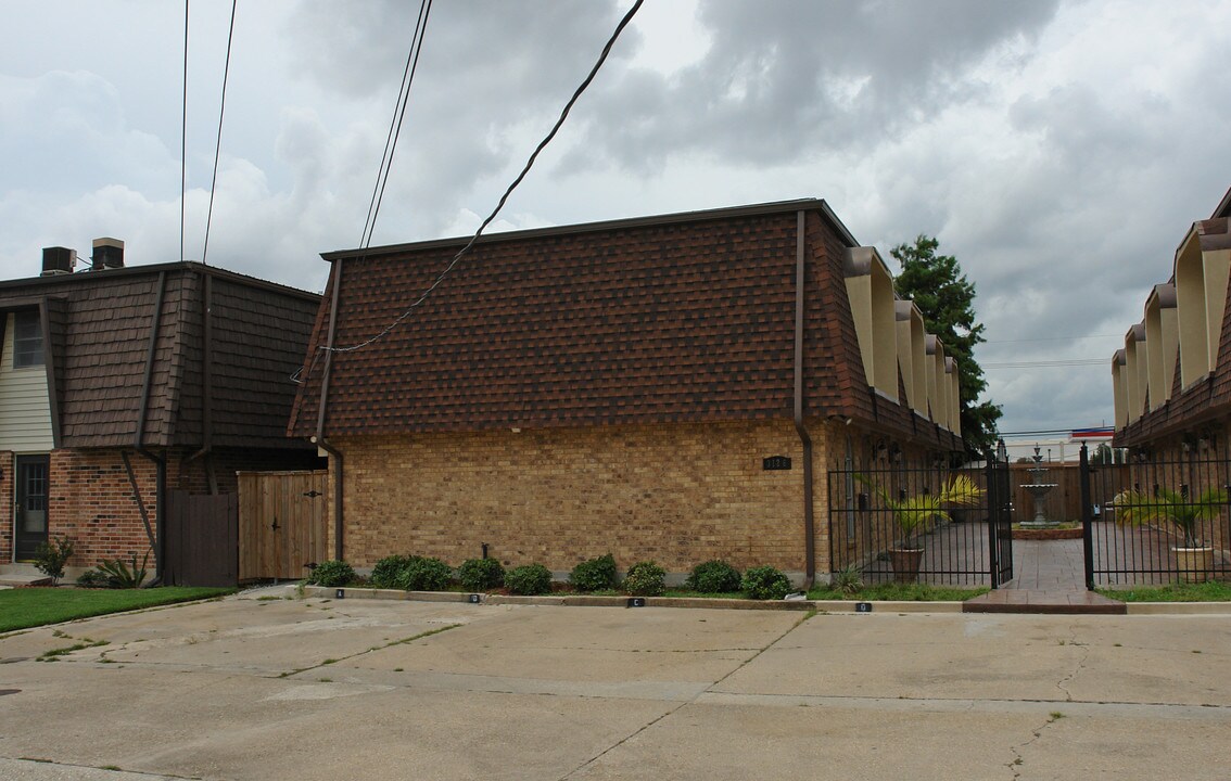 3126 Independence St in Metairie, LA - Foto de edificio