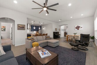 1711 Dalhart in San Antonio, TX - Building Photo - Building Photo