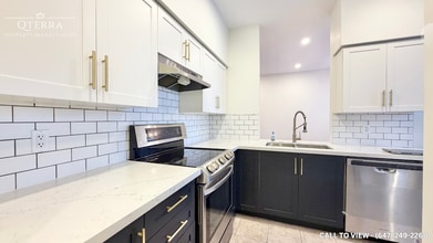 388 Prince Of Wales Dr in Mississauga, ON - Building Photo - Building Photo