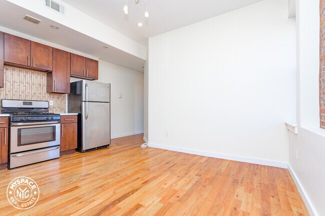 591 Franklin Ave-Unit -2 in Brooklyn, NY - Building Photo - Building Photo