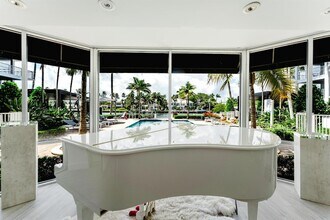 1015 Spanish River Rd in Boca Raton, FL - Building Photo - Building Photo