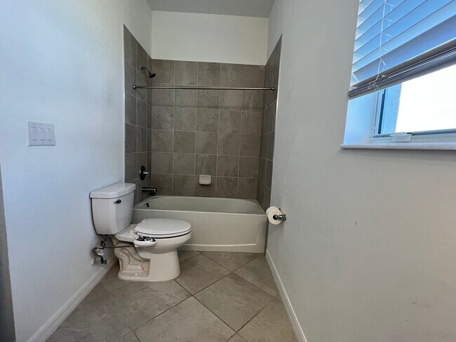 2585 Kona Wy in Naples, FL - Building Photo - Building Photo