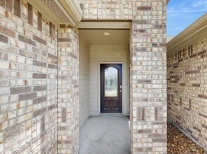 18277 Eaton Mill Dr in Roman Forest, TX - Foto de edificio - Building Photo