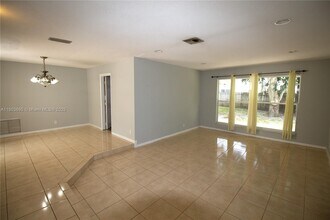 420 SW 62nd Ave in Margate, FL - Building Photo - Building Photo