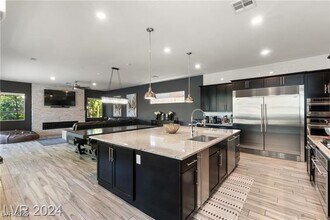 6165 Amber View St in Las Vegas, NV - Building Photo - Building Photo