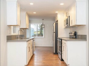 7014 SE Fir Ave in Portland, OR - Building Photo - Building Photo