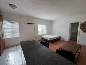 7920 Harding Ave in Miami Beach, FL - Foto de edificio - Building Photo