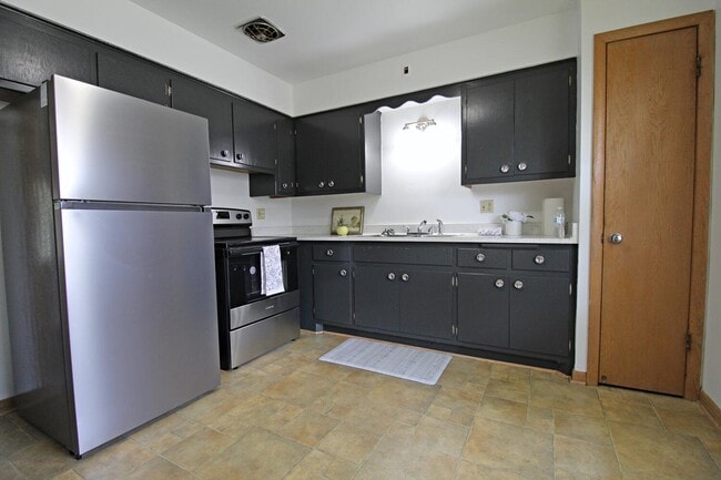 3832 Wyoming Way in Racine, WI - Building Photo - Building Photo