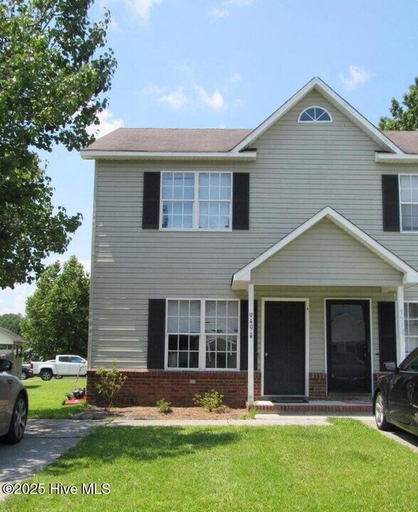 949 W Pueblo Dr in Jacksonville, NC - Building Photo
