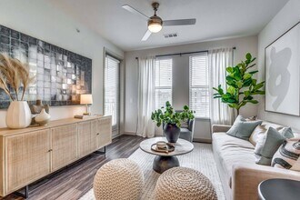 Aven at the Cove in Grand Prairie, TX - Building Photo - Building Photo