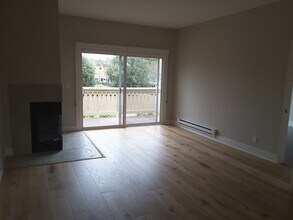 242 Shoreline Ct in Richmond, CA - Building Photo - Building Photo