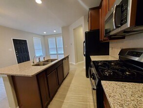 7220 Wyoming Springs Dr in Round Rock, TX - Building Photo - Building Photo