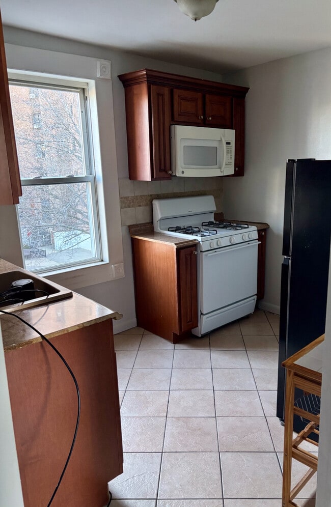 6215 Jackson St, Unit Apt 3 in West New York, NJ - Building Photo - Building Photo