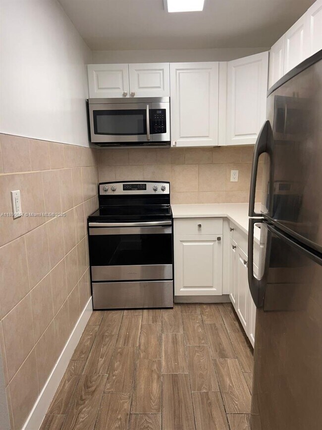 property at 271 Bonnie Blvd