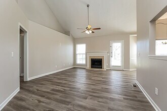 136 S Birchwood Dr in Hendersonville, TN - Building Photo - Building Photo