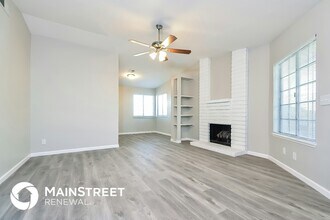 2389 Los Feliz St in Las Vegas, NV - Building Photo - Building Photo