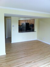 138-152 N Huffman St in Naperville, IL - Building Photo - Interior Photo