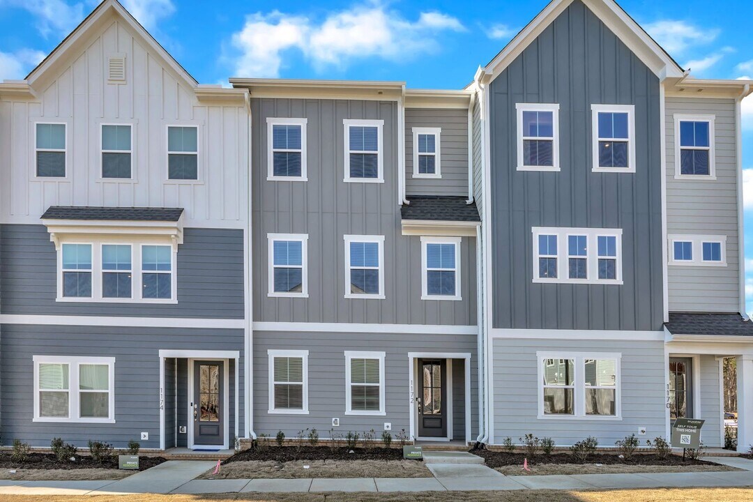 1172 Holding Village Way in Wake Forest, NC - Building Photo