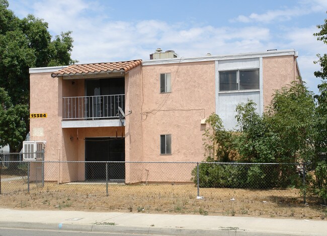 15384 Perris Blvd in Moreno Valley, CA - Foto de edificio - Building Photo