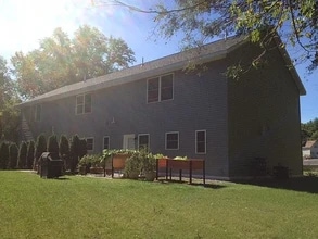 369 W Sand Lake Rd in Wynantskill, NY - Building Photo - Building Photo