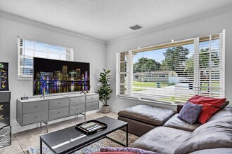 18715 NW 10th Ct in Miami, FL - Building Photo - Building Photo