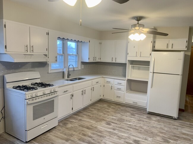 642 Beechmont Ave in Bridgeport, CT - Building Photo - Building Photo