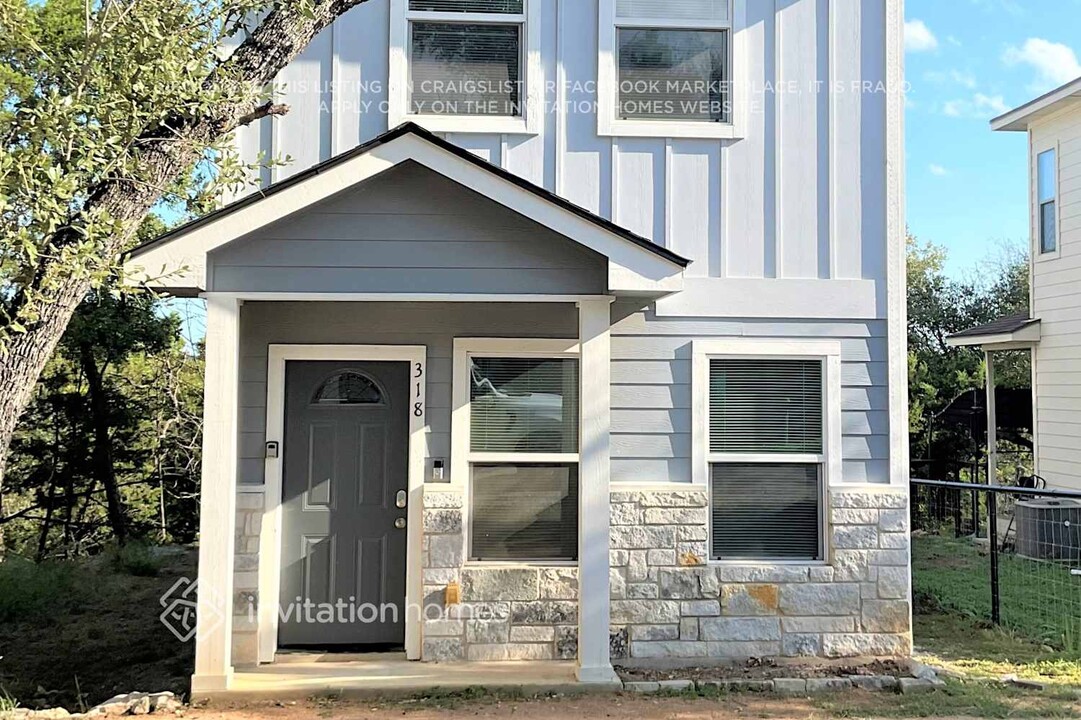 318 Shady Bluff Dr in Wimberley, TX - Building Photo