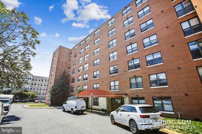 property at 3900 14th St NW