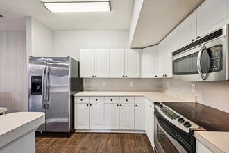 4611 Sandhurst St in Kissimmee, FL - Building Photo - Building Photo