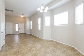 712 Bridgeford Ct in Henderson, NV - Foto de edificio - Building Photo