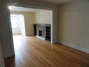 4132 N Pulaski Rd, Unit 3 in Chicago, IL - Foto de edificio - Building Photo
