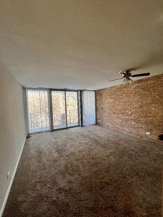 5760 Abbey Dr in Lisle, IL - Building Photo
